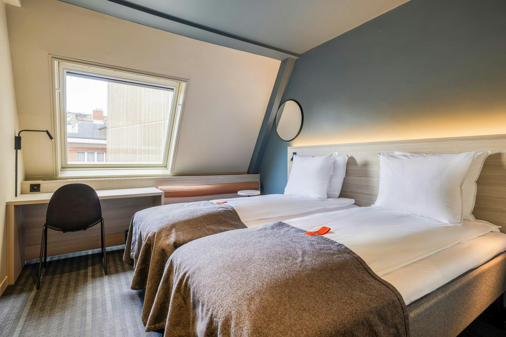 Twin room in Citybox Brussels, two single beds