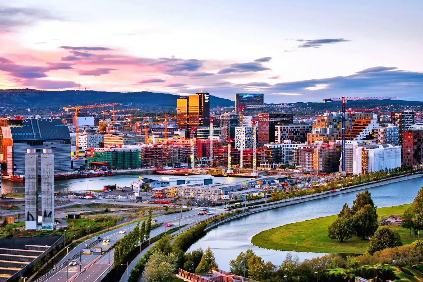 Overview of Oslo city center in the sunset.